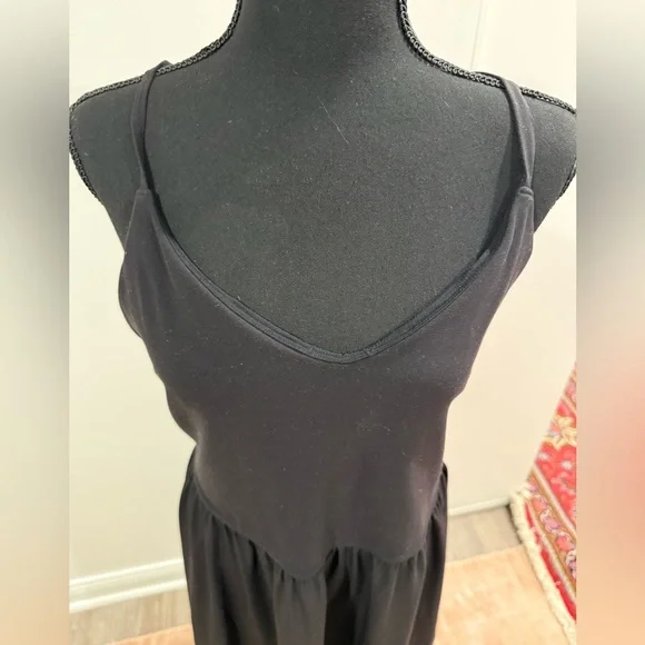 Athleta Black Elation V Neck Hybrid Dress (sz L) - Picture 4 of 9